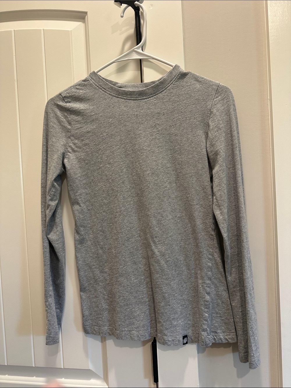Jaanuu Heather Gray Long Sleeve Crew Tee